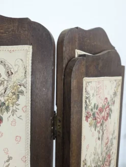 Paravent 4 feuilles en chêne garni de tapisserie fleurie années 30