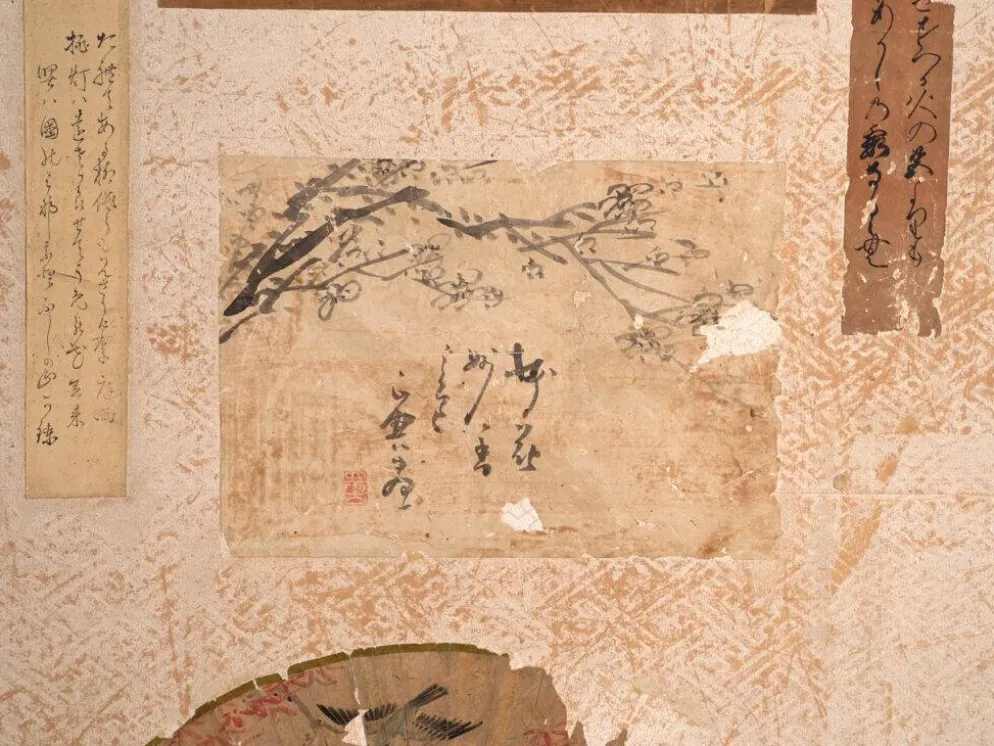 Paravent japonais ancien à deux feuilles avec collage de peintures – Japon, vers 1900