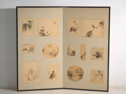 Paravent japonais ancien à deux feuilles avec peintures montées – Japon, vers 1900