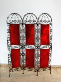 Paravent orientaliste en fer forgé et cuir peint