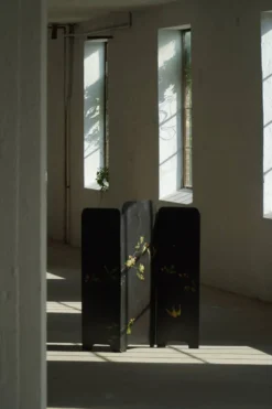 Paravent pliant en fer peint à la main, représentant des oiseaux et des fleurs, milieu du XXe siècle