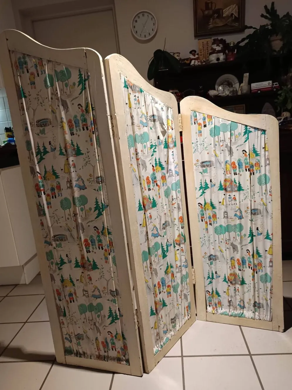 Paravent pour enfant vintage en bois 1950/1960 tissus conte de fées