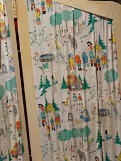 Paravent pour enfant vintage en bois 1950/1960 tissus conte de fées
