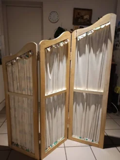 Paravent pour enfant vintage en bois 1950/1960 tissus conte de fées
