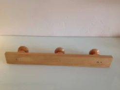 Patere en bois verni à trois tetes style scandinave / vintage années 60-70