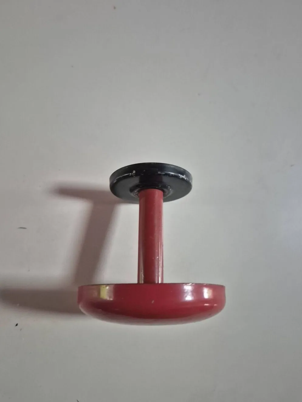 patere porte manteau vintage en metal rouge