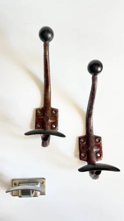 Pateres vintage metal patiné