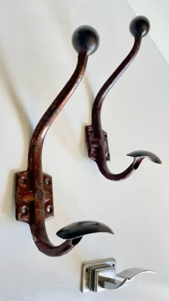 Pateres vintage metal patiné