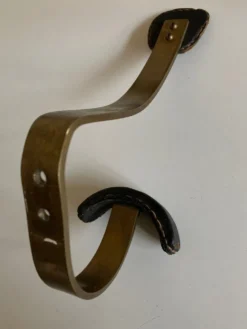 Patère Adnet en bronze et cuir 1950