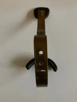 Patère Adnet en bronze et cuir 1950