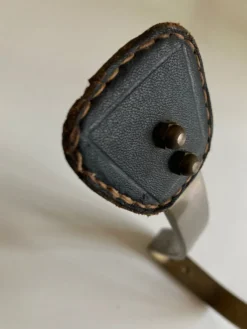 Patère Adnet en bronze et cuir 1950