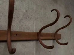 Patère ancienne bois courbé Fischel