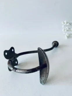 Patère ancienne en métal