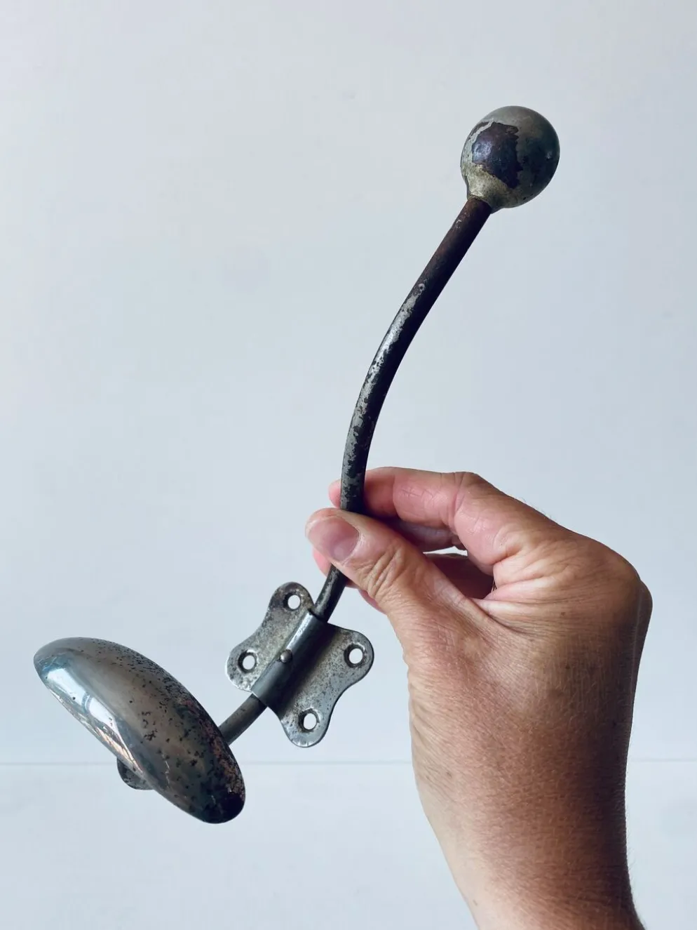Patère ancienne en métal