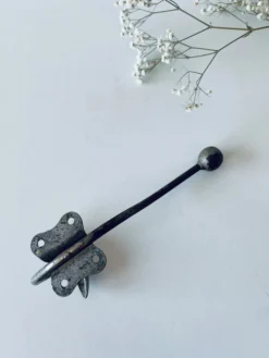 Patère ancienne en métal