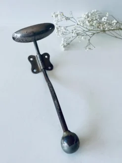 Patère ancienne en métal