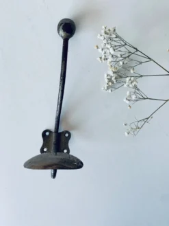 Patère ancienne en métal