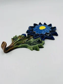 Patère crochet fleur en céramique belge André Bayer