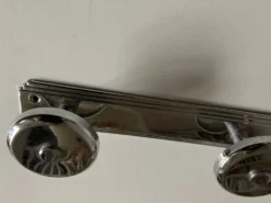 patère de salle de bain de palace chromée art déco 57cm