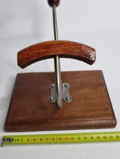 Patère double en métal et bois