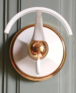 Patère double en métal émaillé blanc & doré