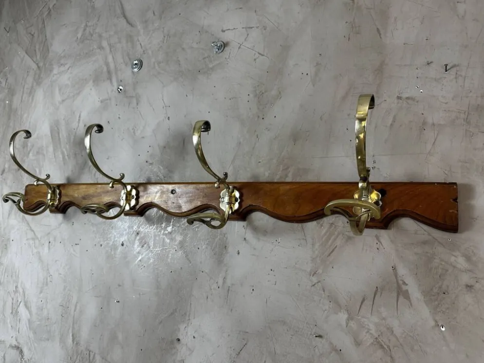 Patère en bois et laiton