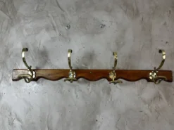 Patère en bois et laiton