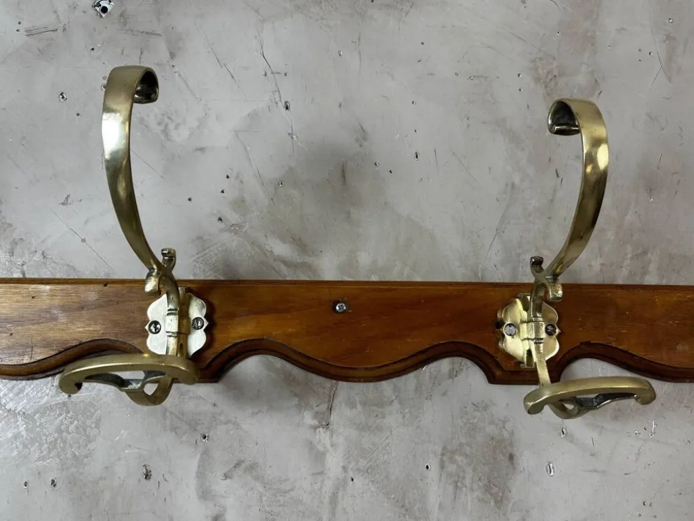 Patère en bois et laiton