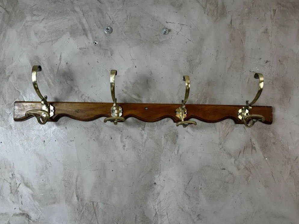 Patère en bois et laiton