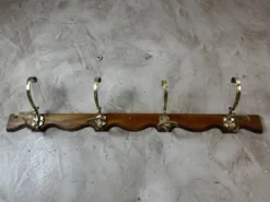 Patère en bois et laiton