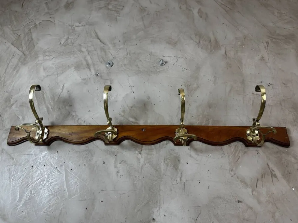 Patère en bois et laiton