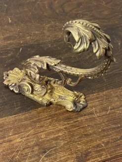 Patère en bronze, XIXe