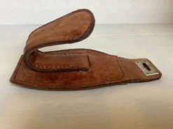 Patère en cuir style Jacques Adnet