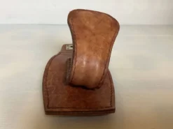 Patère en cuir style Jacques Adnet
