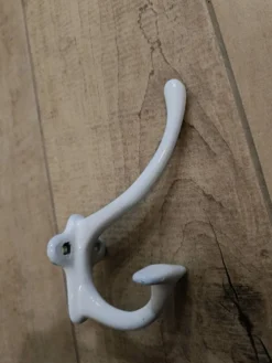 Patère en fonte émaillée