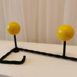 Patère en métal torsadé