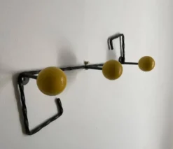 Patère en métal torsadé