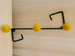 Patère en métal torsadé
