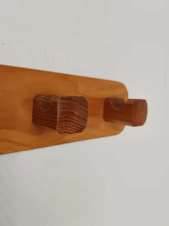 Patère en pin vintage – esprit Les Arcs, années 70