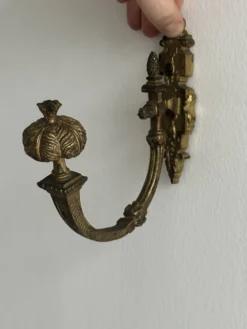 patère murale ancienne métal doré sculpté