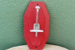 Patère murale en fonte d'aluminium et bois, années 50