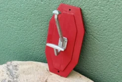 Patère murale en fonte d'aluminium et bois, années 50