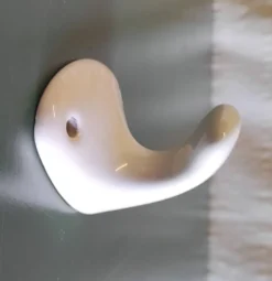 Patère murale en porcelaine - mid. XXeme