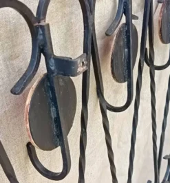 Patère, porte-manteau en fer forgé et céramique