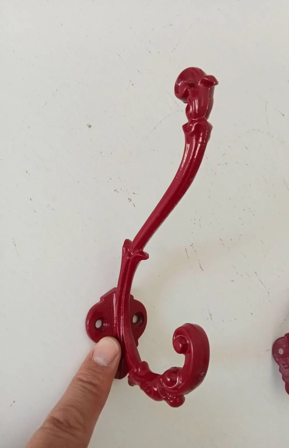 Patère porte manteau mural vintage en fonte émaillée