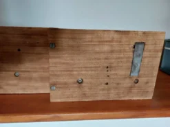 patère, porte-manteaux en bois aérogommé et métal
