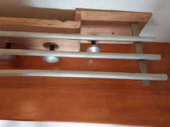 patère, porte-manteaux en bois aérogommé et métal