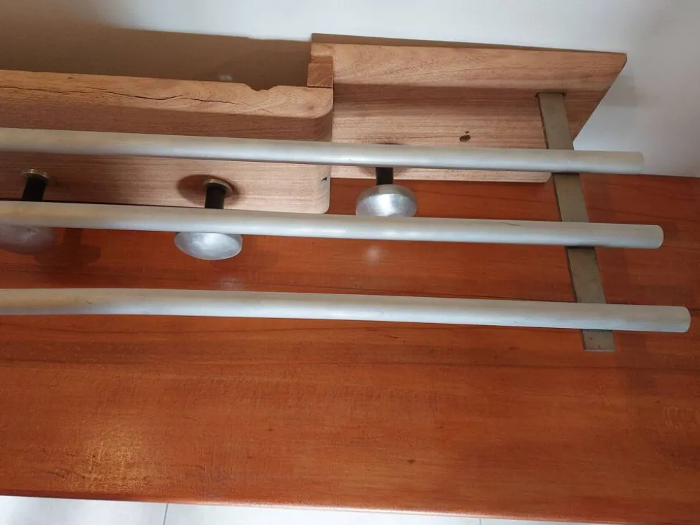 patère, porte-manteaux en bois aérogommé et métal