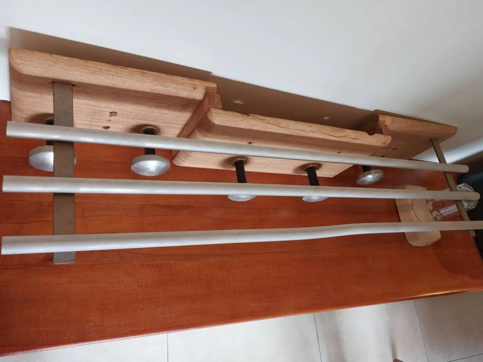 patère, porte-manteaux en bois aérogommé et métal