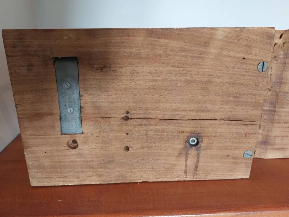patère, porte-manteaux en bois aérogommé et métal